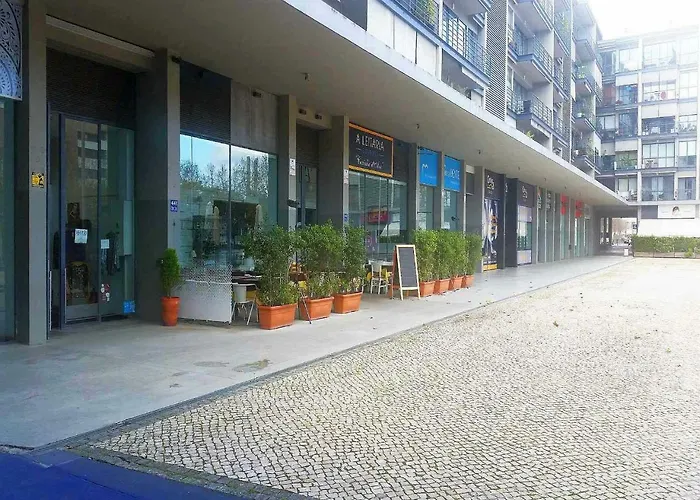 Parque Nacoes Prime 13 *