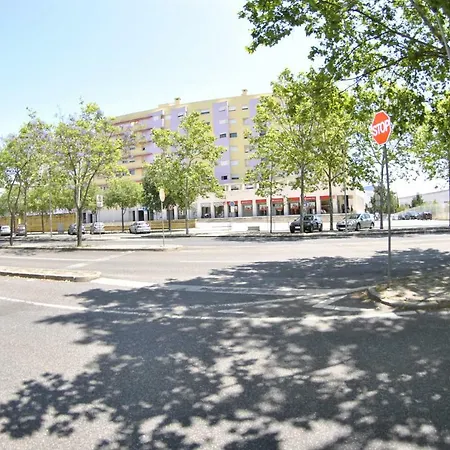 Parque Nacoes Prime 13 * Лиссабон